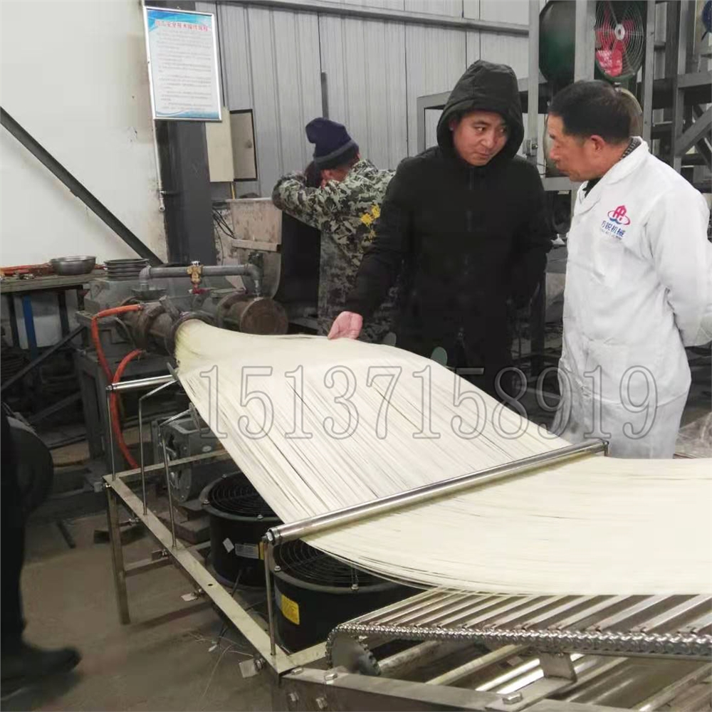 全自動米線機(jī)試機(jī)中